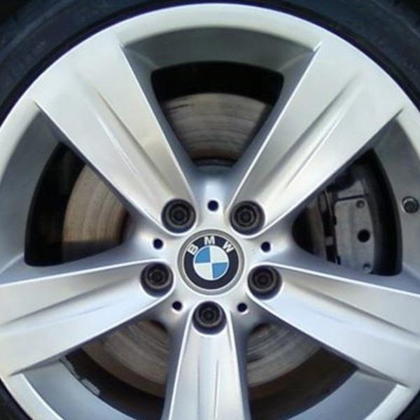 Efterbild: En fälg utan kantskador.