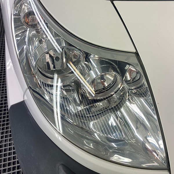 Efterbild: Rena och klara strålkastare