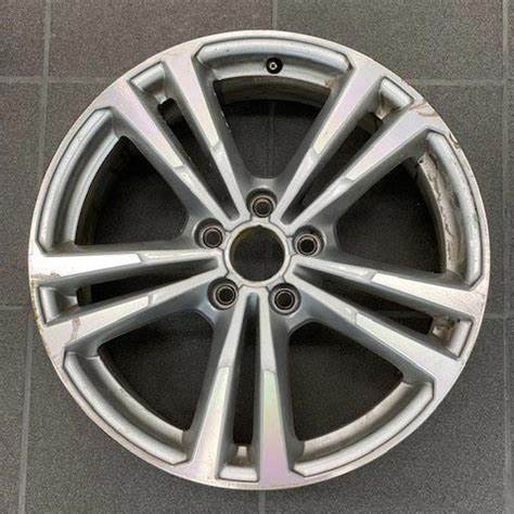 Förebild: Smutsiga och repiga fälgar